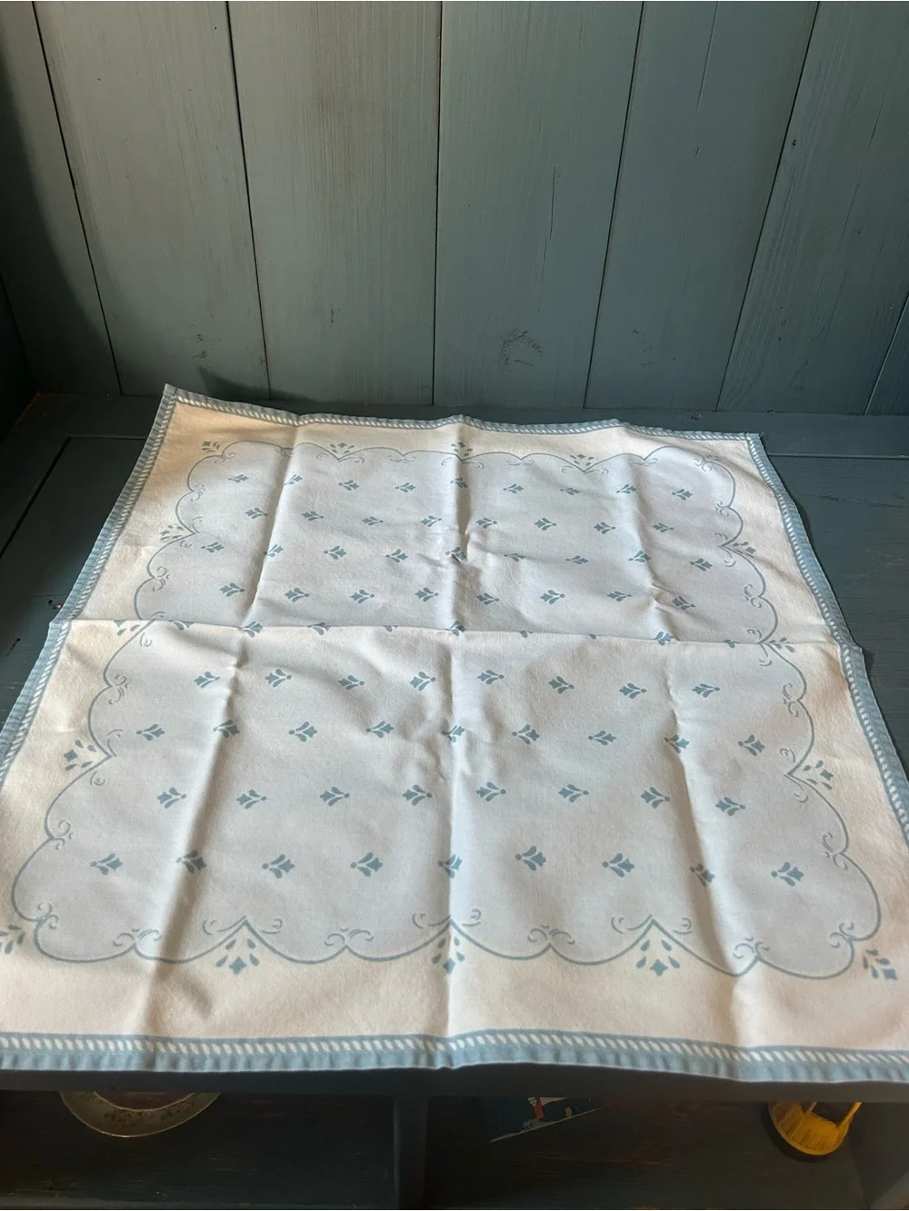 Vintage White and Light Blue Decorative Dining Table Cloth Napkins - Set of 4